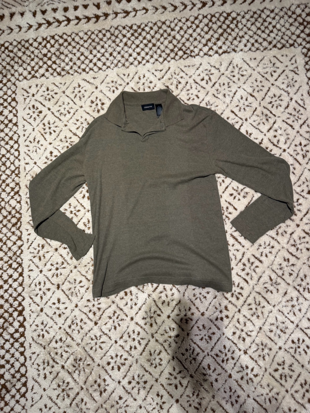 Classic Olive Green Men’s size Medium Lightweight collared LS w/ buttons